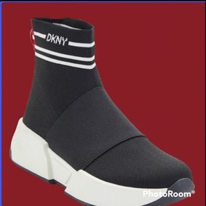 DKNY Marini Sneakers size 7.5